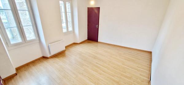 EXCLUSIVITE!! Maison en pierre – de 135 m², 3 chambres + bureau – À 5 min de Saint-Lô – Idéal investisseur / premier achat