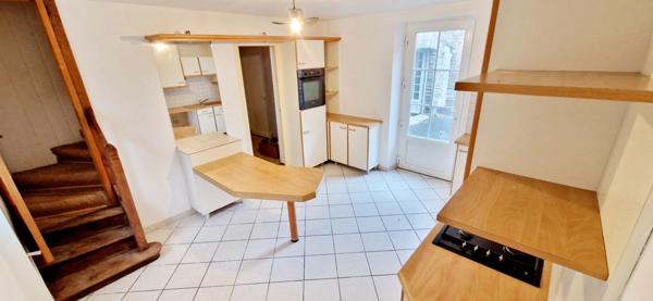 EXCLUSIVITE!! Maison en pierre – de 135 m², 3 chambres + bureau – À 5 min de Saint-Lô – Idéal investisseur / premier achat