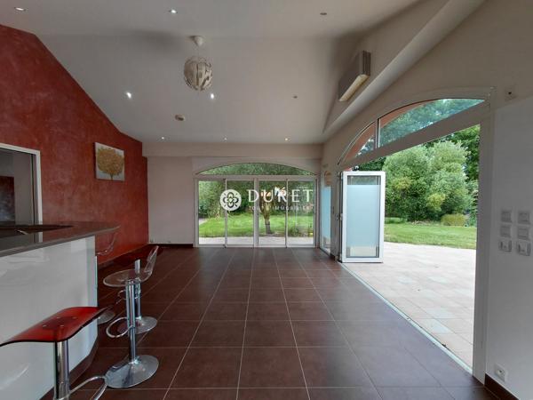 MAISON 205 M² 4 CHAMBRES 2200 M²