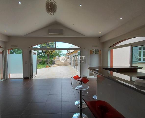 MAISON 205 M² 4 CHAMBRES 2200 M²