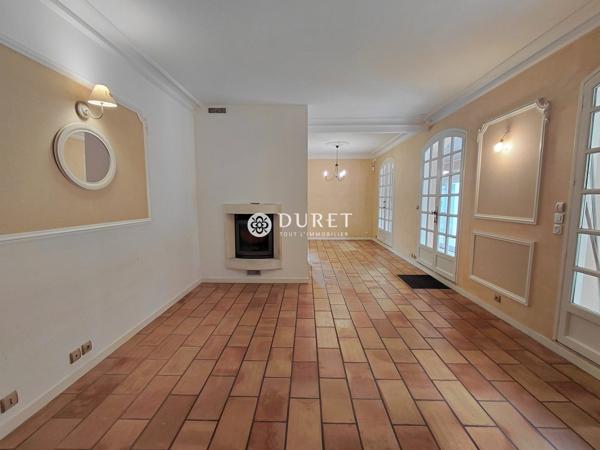 MAISON 205 M² 4 CHAMBRES 2200 M²