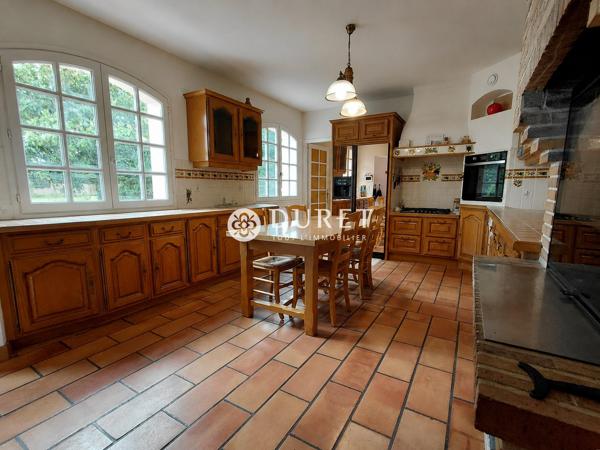 MAISON 205 M² 4 CHAMBRES 2200 M²