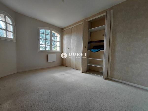 MAISON 205 M² 4 CHAMBRES 2200 M²