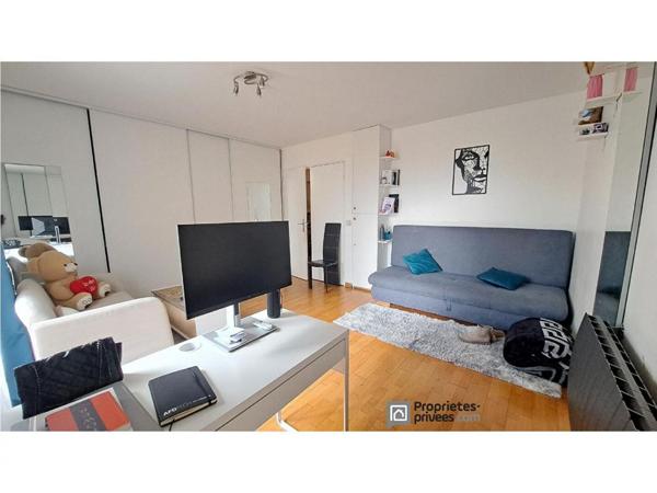 Colombes - Appartement 2 pièces de 49 m2 - Fonctionnel et lumineux, agrémenté de balcons spacieux