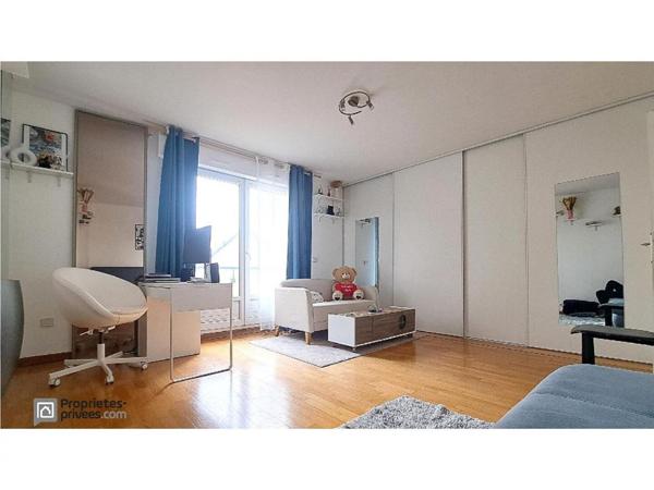 Colombes - Appartement 2 pièces de 49 m2 - Fonctionnel et lumineux, agrémenté de balcons spacieux