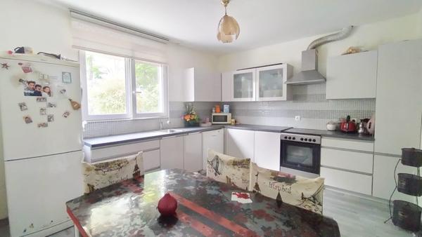 “Maison Confortable de 93 m² avec 3 Chambres et Terrain de 606 m²”