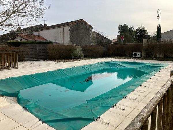 Dans Résidence Sénioriale de Meursac, à vendre maison de plain-pied, 86 m², 2 chambres, 110 m² de terrain privatif