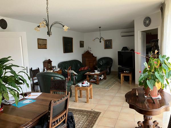 Dans Résidence Sénioriale de Meursac, à vendre maison de plain-pied, 86 m², 2 chambres, 110 m² de terrain privatif