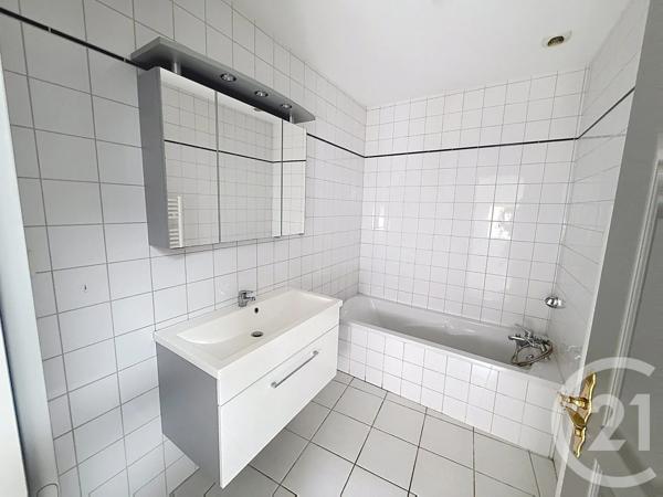 Appartement F3 à vendre  4 pièces - 89,74 m 2   REMIREMONT  - 88