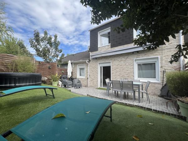 À vendre - Maison mitoyenne 2 côtés, 6 pièces située à Joué-lès-Tours (37300)