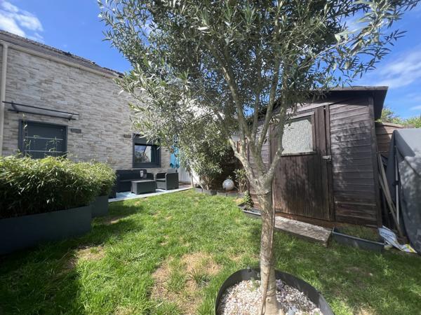 À vendre - Maison mitoyenne 2 côtés, 6 pièces située à Joué-lès-Tours (37300)