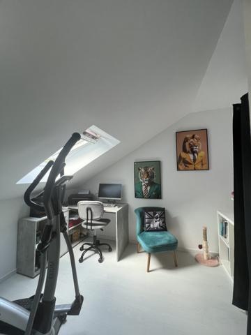 À vendre - Maison mitoyenne 2 côtés, 6 pièces située à Joué-lès-Tours (37300)
