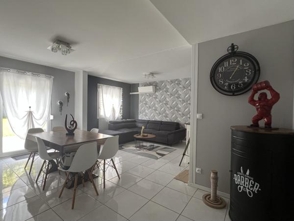 À vendre - Maison mitoyenne 2 côtés, 6 pièces située à Joué-lès-Tours (37300)