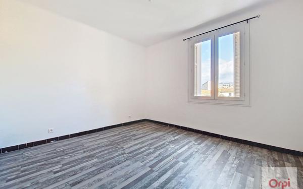 Appartement à louer    3 pièces • 67 m2 Ajaccio