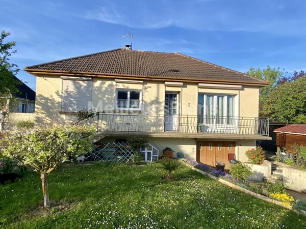 Pavillon sur sous-sol proche hôpital