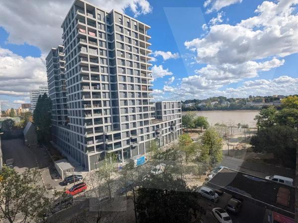 Studio 21 m² – Ile de Nantes– 3ème étage – Résidence sécurisée avec gardien - 44200 Nantes - Réf 296