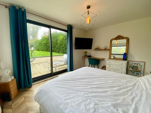 Maison rénovée, 132m², jardin avec piscine.