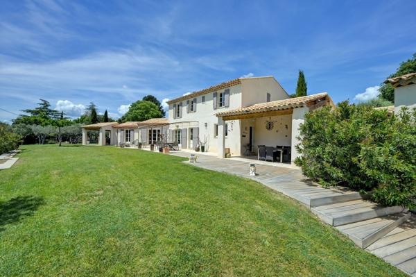 Vente Maison de luxe Aix-en-Provence 8 Pièces 230 m²