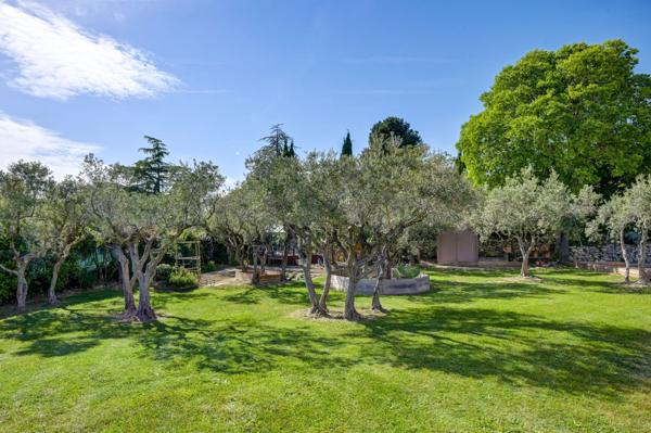 Vente Maison de luxe Aix-en-Provence 8 Pièces 230 m²