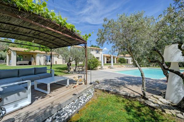 Vente Maison de luxe Aix-en-Provence 8 Pièces 230 m²