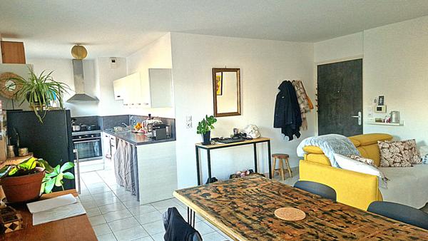 Appartement 2 pièce(s) 53 m2 proche gare, centre ville, commerces, autoroute