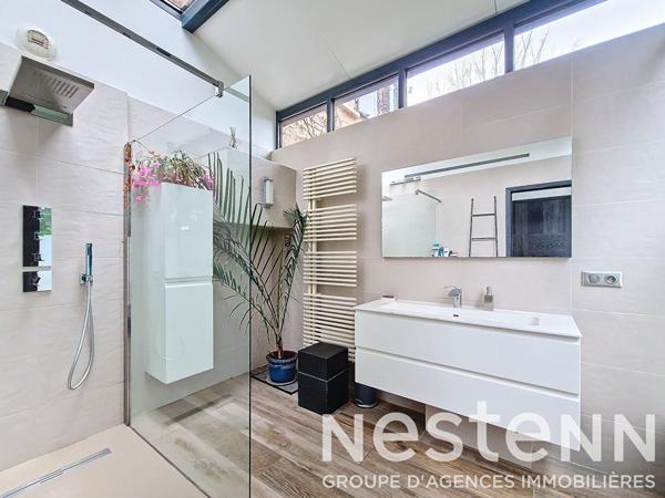 ST BONNET DE MURE Le Haut - Maison de 150 m² et 6 pièces sur terrain arboré de 549 m²