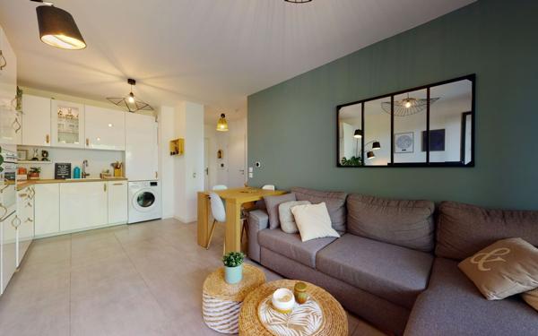 Appartement à louer    1 pièce •  Etaux