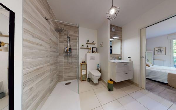 Appartement à louer    1 pièce •  Etaux