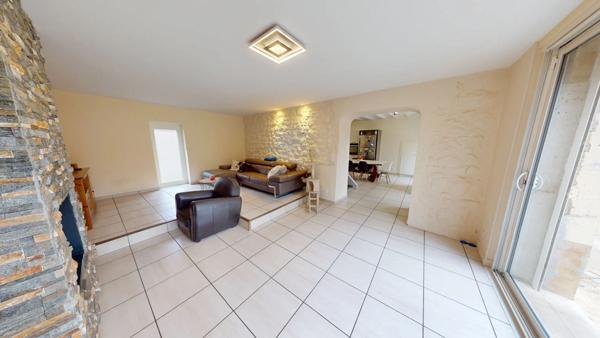 Charmante Maison de Caractère à La Bauche : Un Bien avec du Cachet à Découvrir