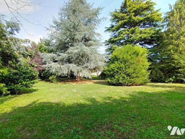 Belle demeure ancienne sur magnifique terrain de plus de 2000 m²