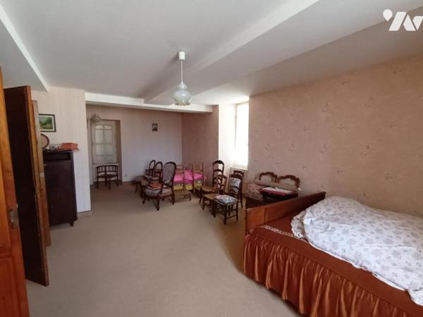 Belle demeure ancienne sur magnifique terrain de plus de 2000 m²