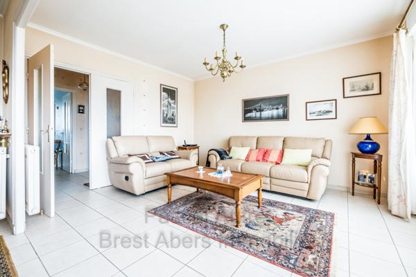 Brest (29200) Pascal Autret vous présente cet appartement de 81 m² avec cave et garage