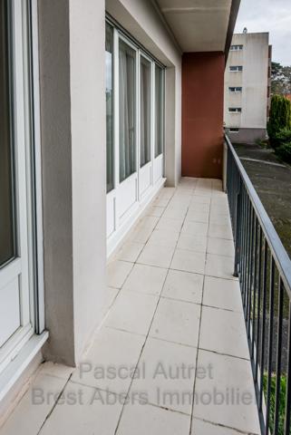 Brest (29200) Pascal Autret vous présente cet appartement de 81 m² avec cave et garage