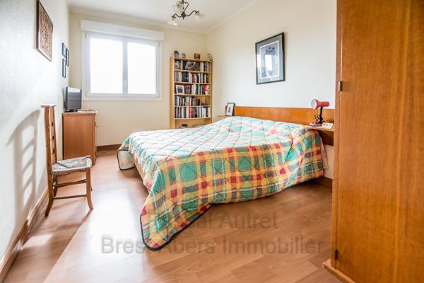 Brest (29200) Pascal Autret vous présente cet appartement de 81 m² avec cave et garage