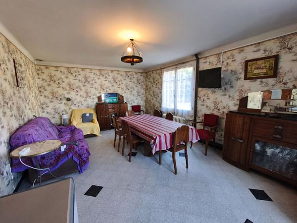 Maison avec 645 m² de dépendances