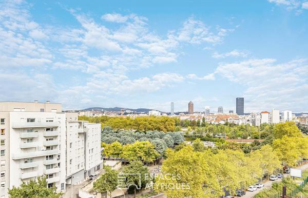 Duplex et terrasse plein ciel avec vue dégagée
