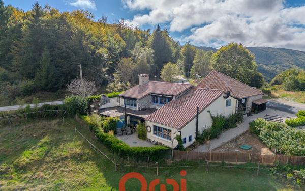 Maison à vendre    4 pièces •  Marcols-les-Eaux