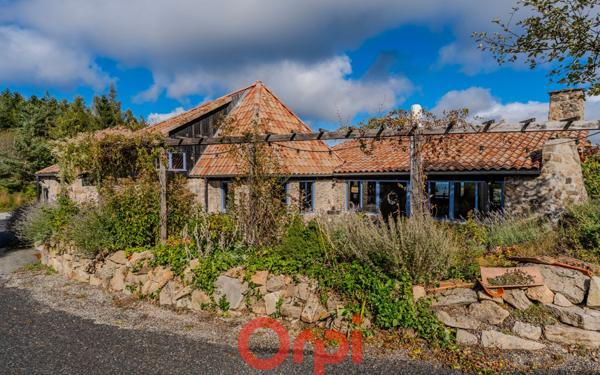 Maison à vendre    4 pièces •  Marcols-les-Eaux