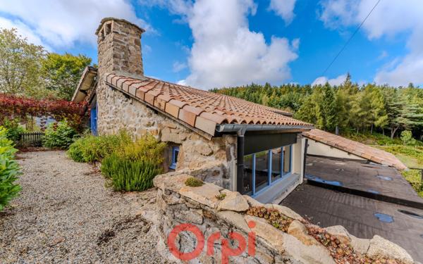 Maison à vendre    4 pièces •  Marcols-les-Eaux