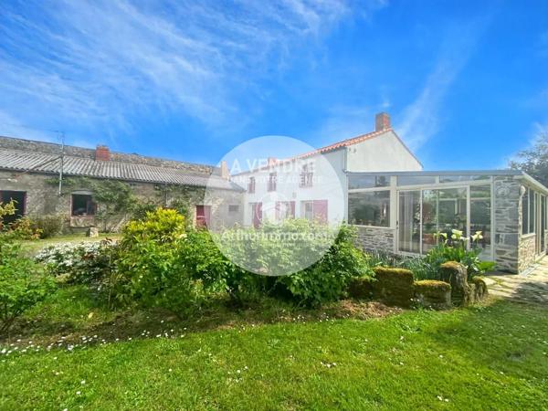 Vente                                                      Maison
                        
                     8 pièces                      160 m2                     à Sautron