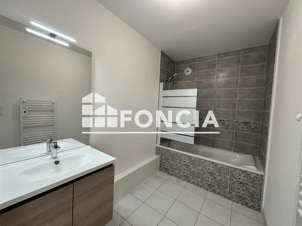 Location Appartement 3 pièces 61.32 m² - ROSA ALBA Laval 53000
