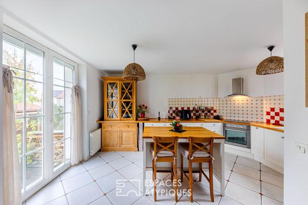 Maison de village de caractère et son studio indépendant au coeur de Bouafle