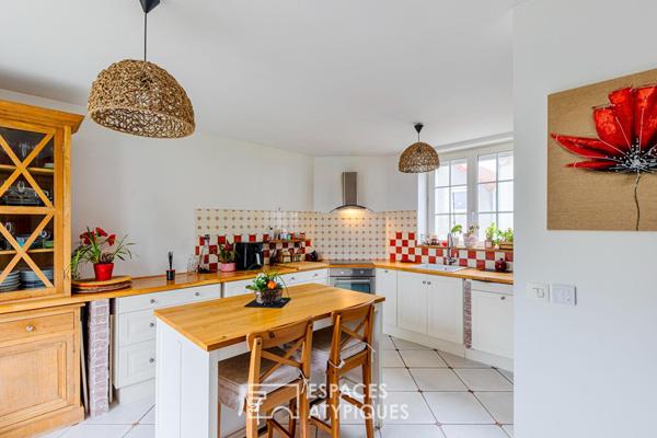 Maison de village de caractère et son studio indépendant au coeur de Bouafle