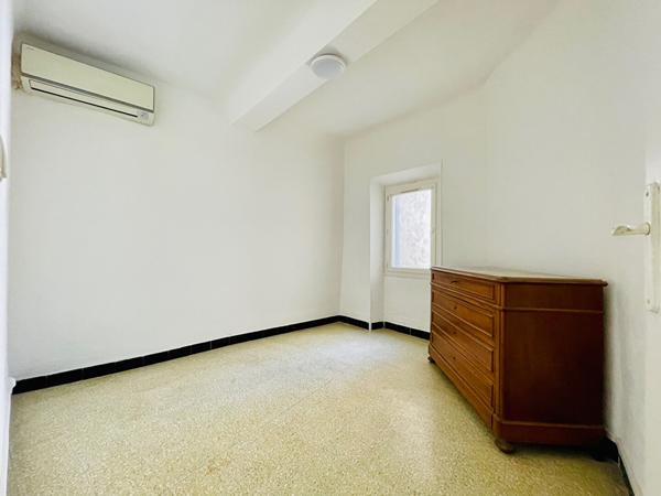 APPARTEMENT ST CANNAT - 3 pièce(s) - 80,00 m2