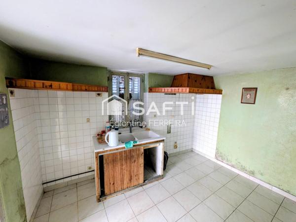 ISSOUDUN, MAISON T4 AVEC GARAGE ET JARDIN.