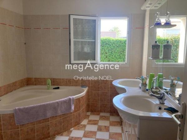 Maison à ANGLES, 85750 - 4 pièces 93m²