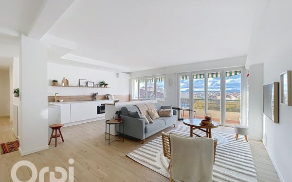 Appartement à vendre    3 pièces • 80,07 m2 Saint-Raphaël