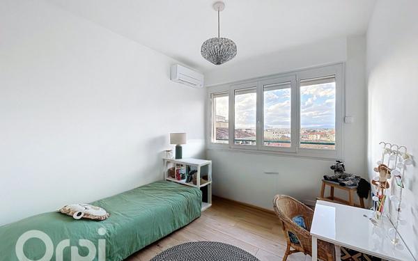 Appartement à vendre    3 pièces • 80,07 m2 Saint-Raphaël