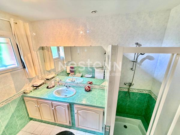 A VENDRE : MAISON T4 PP AVEC JARDIN ET GARAGE AVEC VUE SUR LES MONTAGNES