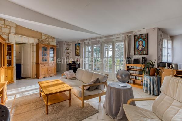 Maison atypique Le Puy-Notre-Dame